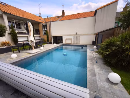 maison de 10 pièces de 180 m² à cholet