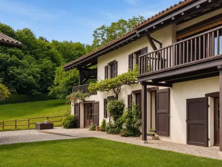 propriété familiale avec espace bien-être et 8 600 m² de nature