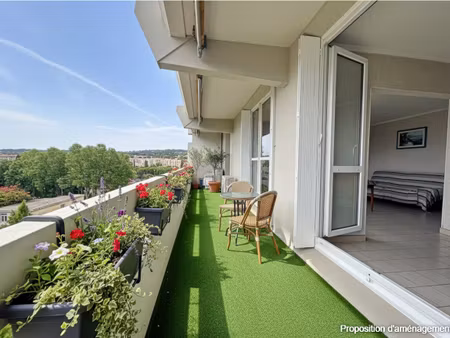 appartement t5 avec balcon terrasse