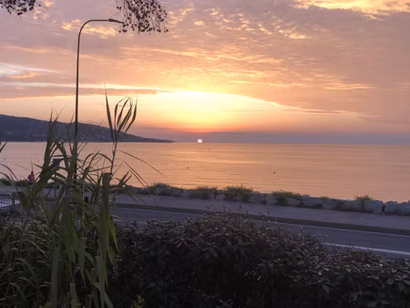 propriété constructible front de mer à sainte-maxime 2 641 m2 avec maison existante et vue