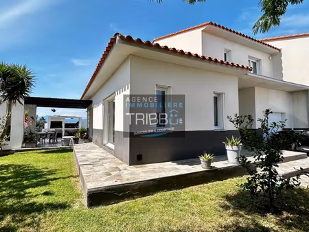 superbe villa contemporaine 3 faces 3 chambres avec piscine et vue sur canigou