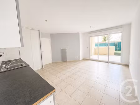 achat : appartement (83500)