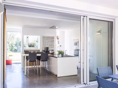 villa d'architecte de 240 m2 à vendre à montélimar.