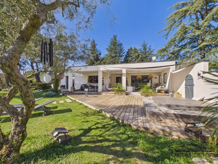 un havre de paix à vendre à allan de 147 m2 - grand terrain arboré