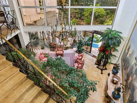 auteuil - un esprit maison rare aux volumes magistraux  entièrement ouvert sur son jardin