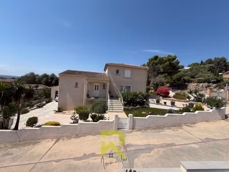 exclusivité superbe villa avec piscine dans le quartier recherché de la pinède à...