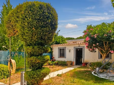 maison rénovée 3 chambres avec jardin clos et deux places de parking