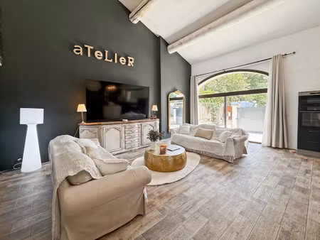maison à vendre avec piscine dans le centre village de roubion