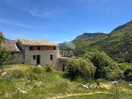 maison à vendre dans un environnement calme à 25 minutes de sisteron
