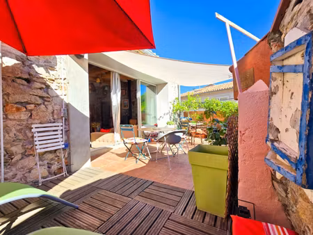 maison avec studio et terrasse  au calme