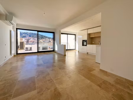 appartement en dernier étage en centre-ville de sète avec ascenseur et terrasse !