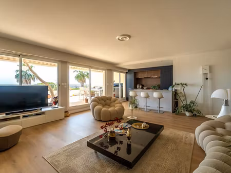 appartement de type 3 de 86 08 m2 et sa terrasse de 42 55 m2 exposée sud avec vue mer