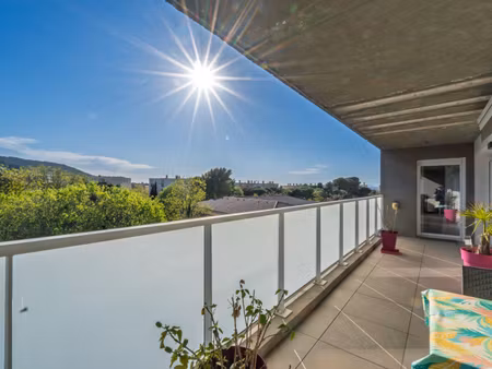 appartement lumineux avec terrasse proche des commodités
