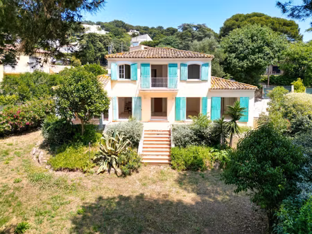 maison d'habitation de 150 m² avec jardin et potentiel piscine - vue mer