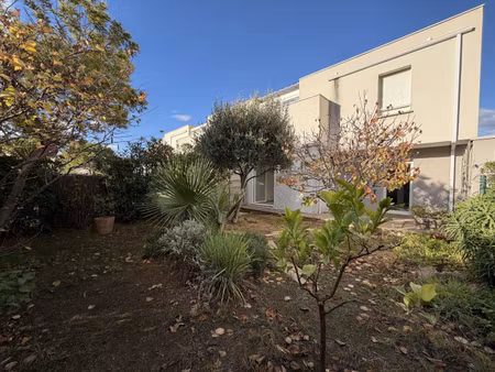 maison dans une résidence sécurisée