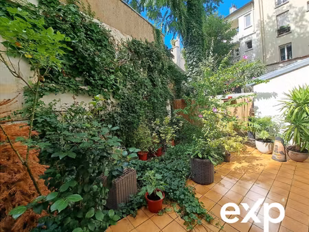 montmartre - rue lepic un esprit de maison avec jardin priva