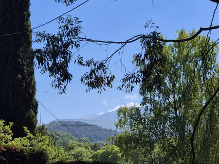 entrechaux (84) – terrain d'exception 1 159 m² – 175.000 €