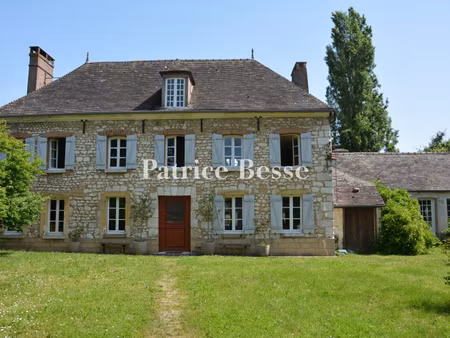 à 80 km de paris  au pied du vexin normand  un ancien prieuré du 18e s.  ses dépendances..