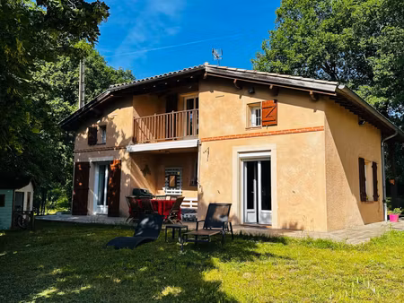 maison traditionnelle de 128 m2 sur grand terrain clôt de 50 000 m2