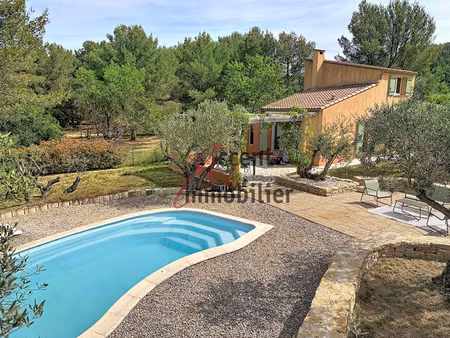 villa en pleine nature sur les hauteurs de cuges les pins.