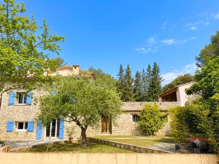 superbe vue pour ce mas renove avec piscine