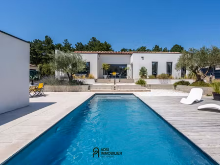 villa moderne de plain-pied de 2021 avec piscine à 3km d'uzès
