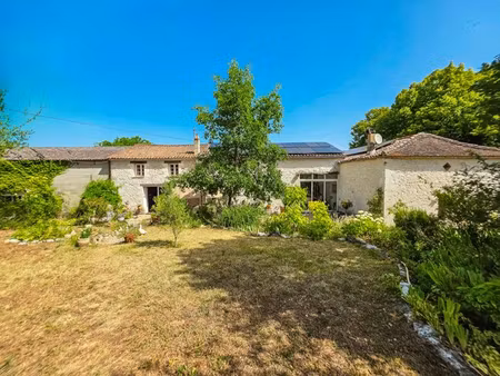 longère magnifiquement restaurée de 4 chambres avec 5 hectares  vues imprenables et totale