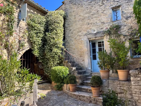 maison de hameau en pierre à vendre à goult pleine de charme et de caractère avec un...