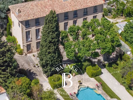 aix en provence - centre ville - bastide xviieme siecle 500 m2- 2 maisons independantes -.
