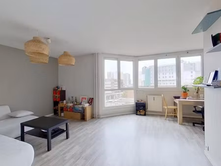 exclusivité – appartement 4 pièces lumineux à 3 minutes du métro gallieni