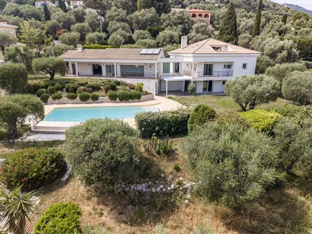 nice - gairaut - propriété 8 pièces de 290m²  sur 2294m² de terrain avec piscine et vues..