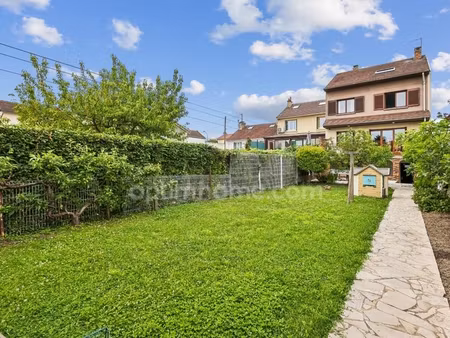 maison familiale 90 m² habitables + sous-sol total – terrain 365 m²