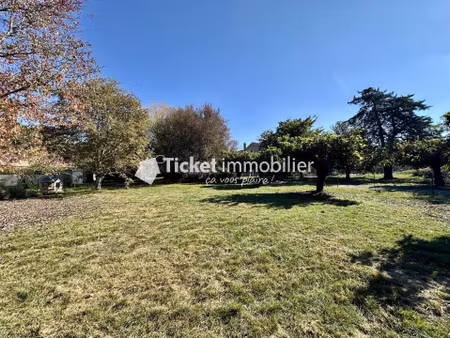 ? terrain constructible 729 m²