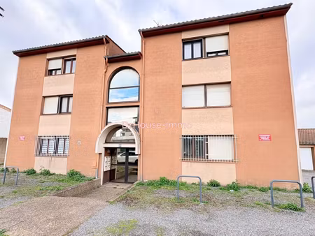 studio rénové avec balcon