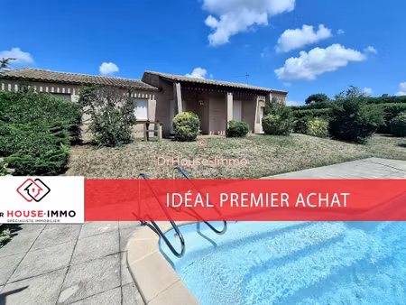 villa de plain pied   4 chambres et piscines   dans village recherché