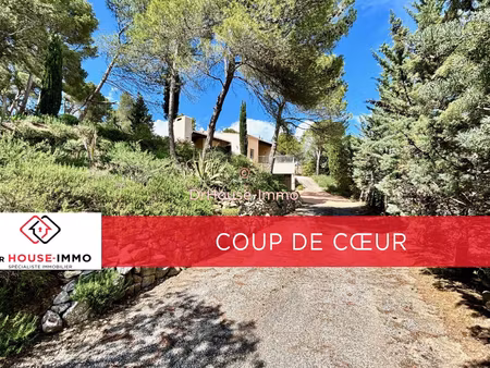 charmante villa d'architecte au coeur de la nature méditerranéenne
