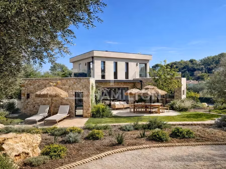 valbonne village à pied propriété récente avec prestations hau