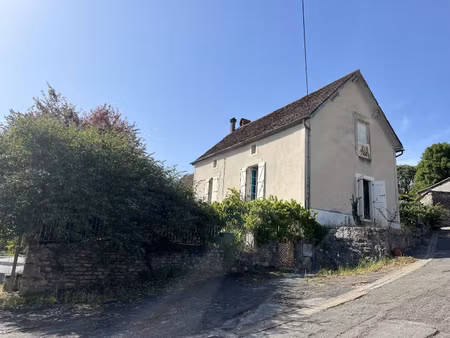 gramat  ensemble immobilier (maison  garage  étable et plateau vide)