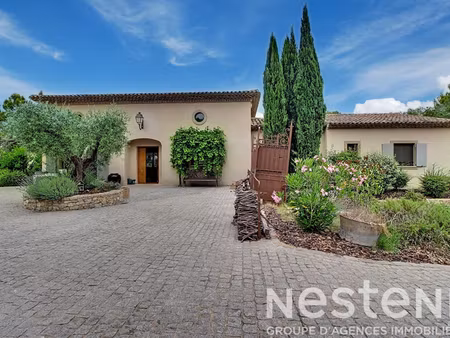 a vendre ! maison le thoronet 5 pièces 195m2- terrain 2263m2- piscine- terrasses- proche..