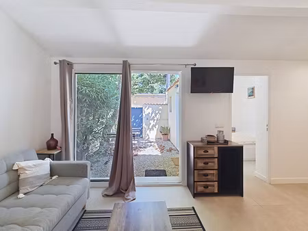 t2 dans une residence avec piscine