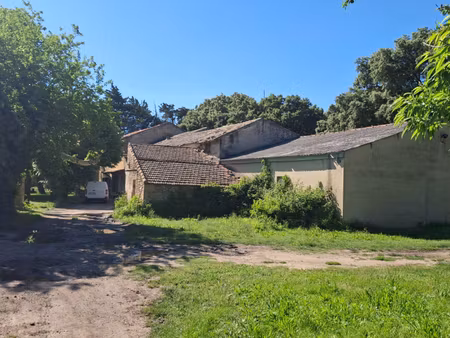 exclusivité - rare à la vente  un mas en grande partie à restaurer sur 8has de terrain
