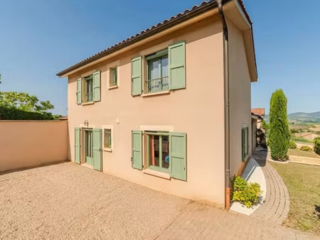 superbe villa de 195 m2 avec piscine
