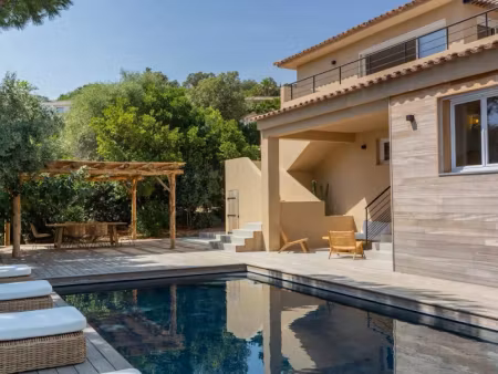 vente villa 8 pièces 190 m² à sainte lucie de porto vecchio (20144)  1 950 000 €