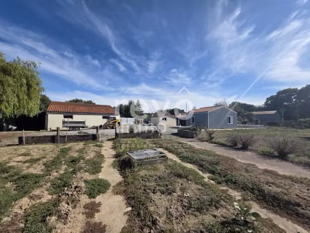 vente maison 4 pièces 126 m² à rocheserviere (85620)  275 000 €