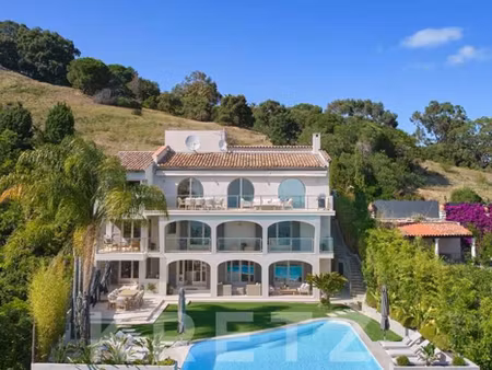 villa avec piscine en bord de mer cannes (06)