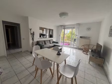location appartement 3 pièces 65 m² à grenoble (38000)  860 €
