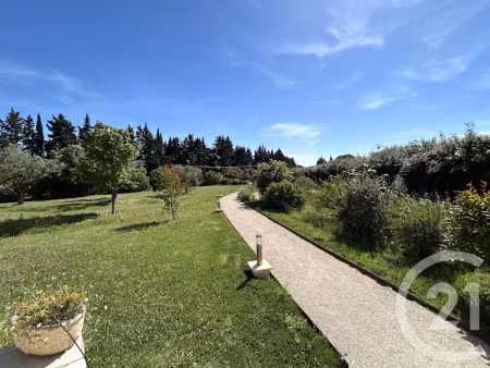 location meublée appartement 2 pièces 49.28 m² à arles (13200)  730 €