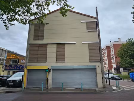 location locaux professionnels 80 m² à l'ile-saint-denis (93450)  1 800 €