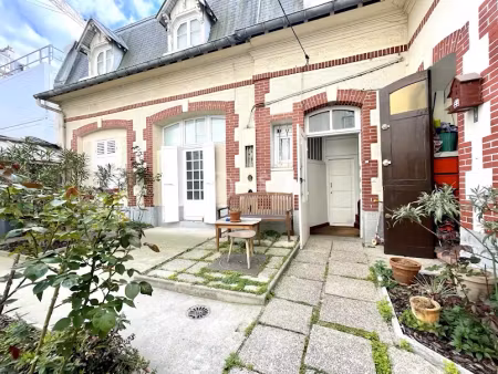 location meublée appartement 2 pièces 40 m² à asnieres-sur-seine (92600)  1 130 €