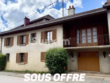 vente propriété 5 pièces 141 m² à vers-en-montagne (39300)  120 000 €